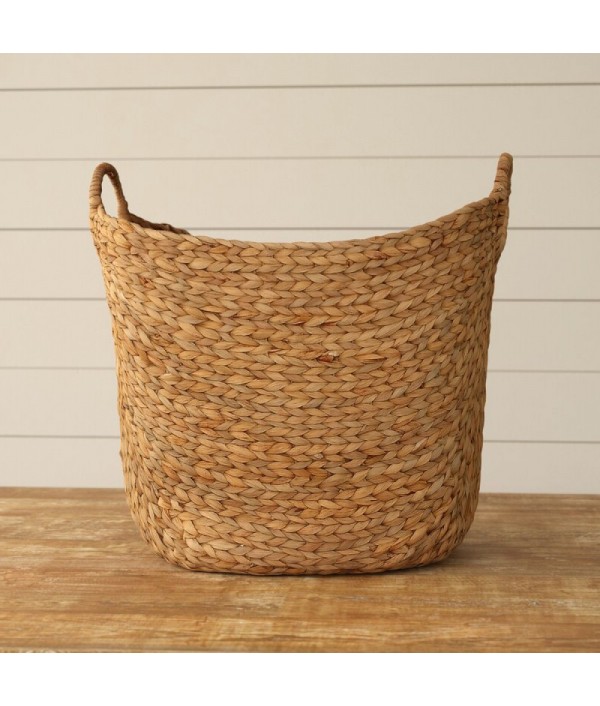 Coastal cottage style basket